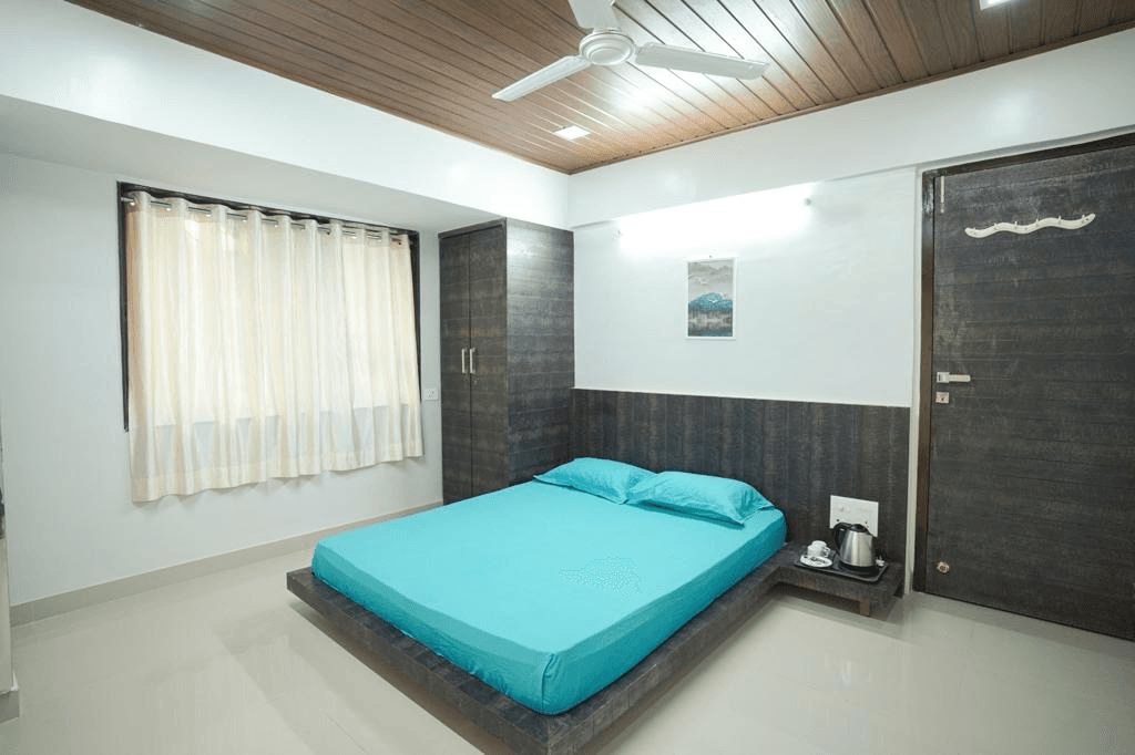 Duplex Serviced Apartment Bedroom - Vashi - 10