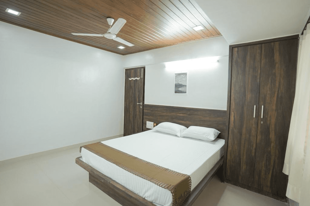Duplex Serviced Apartment Bedroom - Vashi - 12