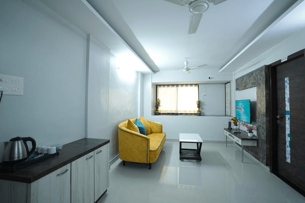 Duplex Serviced Apartment Bedroom - Vashi - 3