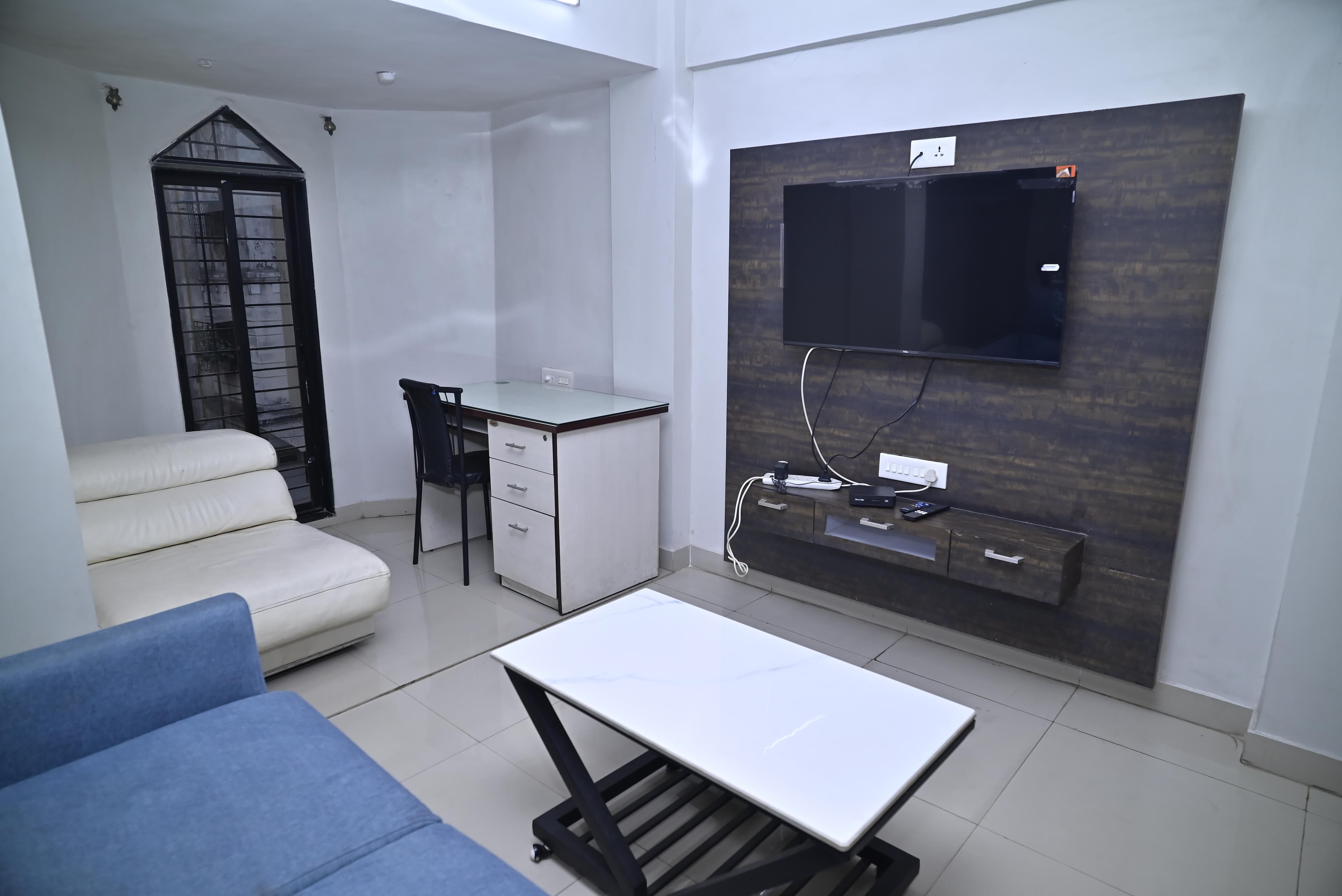 Duplex Serviced Apartment Executive Bedroom - Vashi - 19