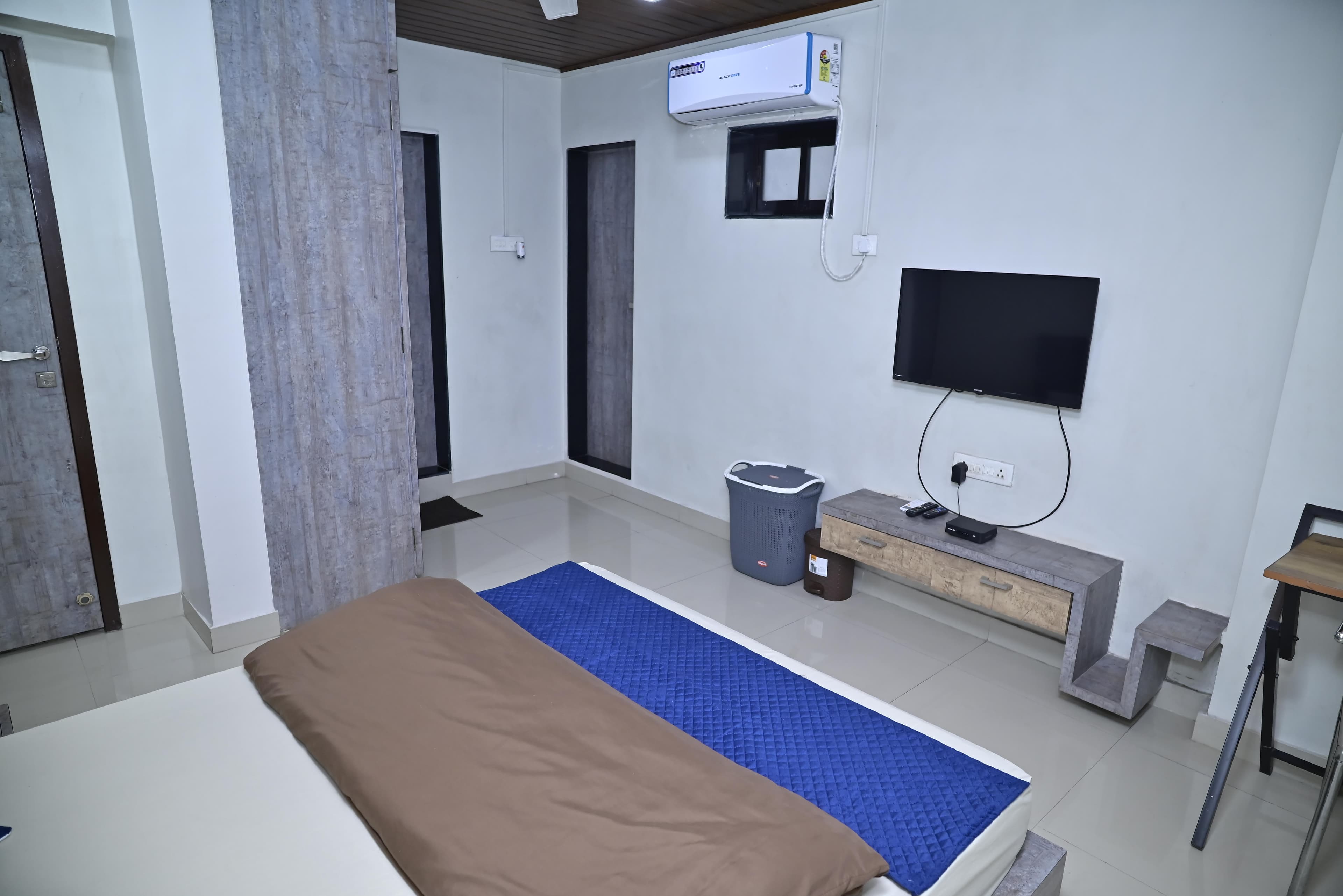 Duplex Serviced Apartment Bedroom - Vashi - 19