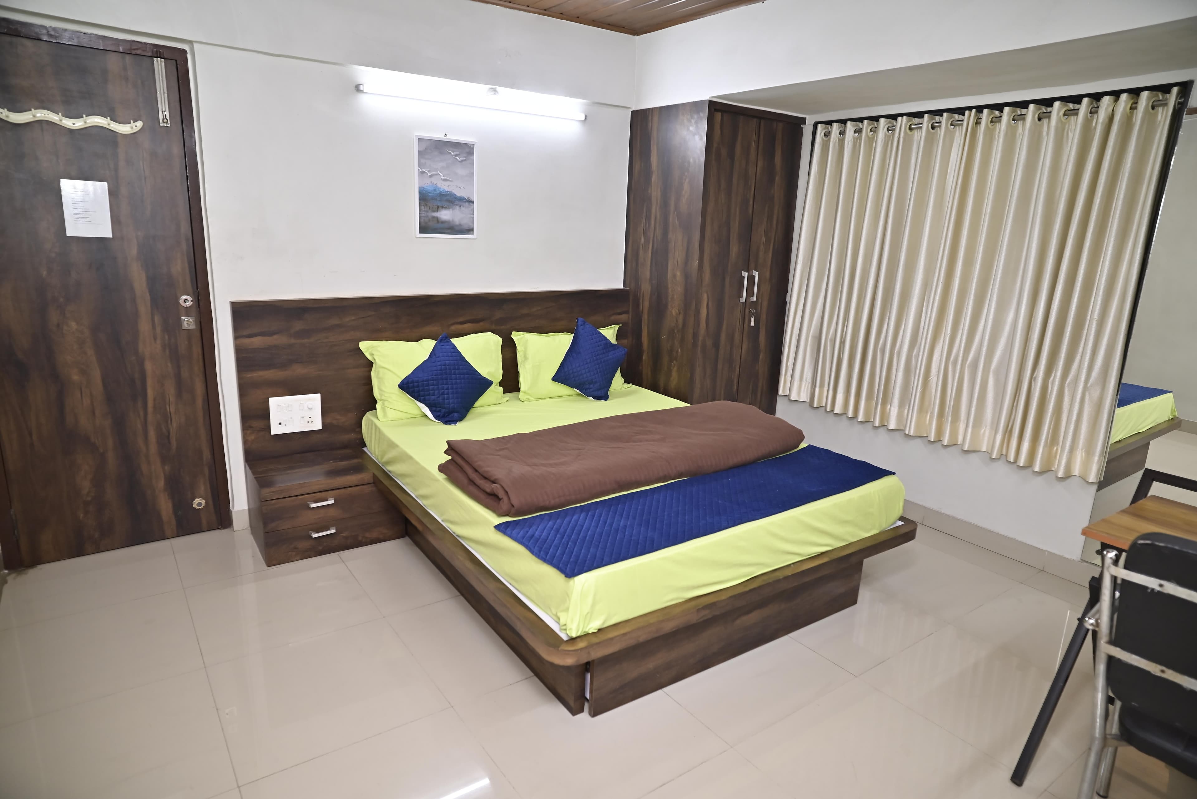 Duplex Serviced Apartment Bedroom - Vashi - 23