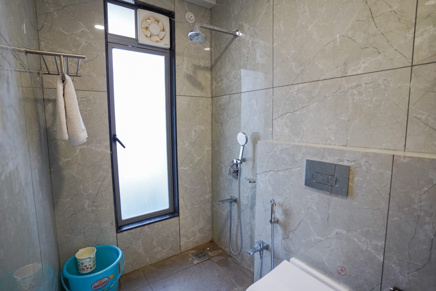 Kharghar Bathroom 3